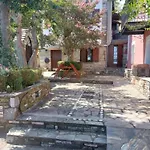 παραδοσιακός ναϊάς *